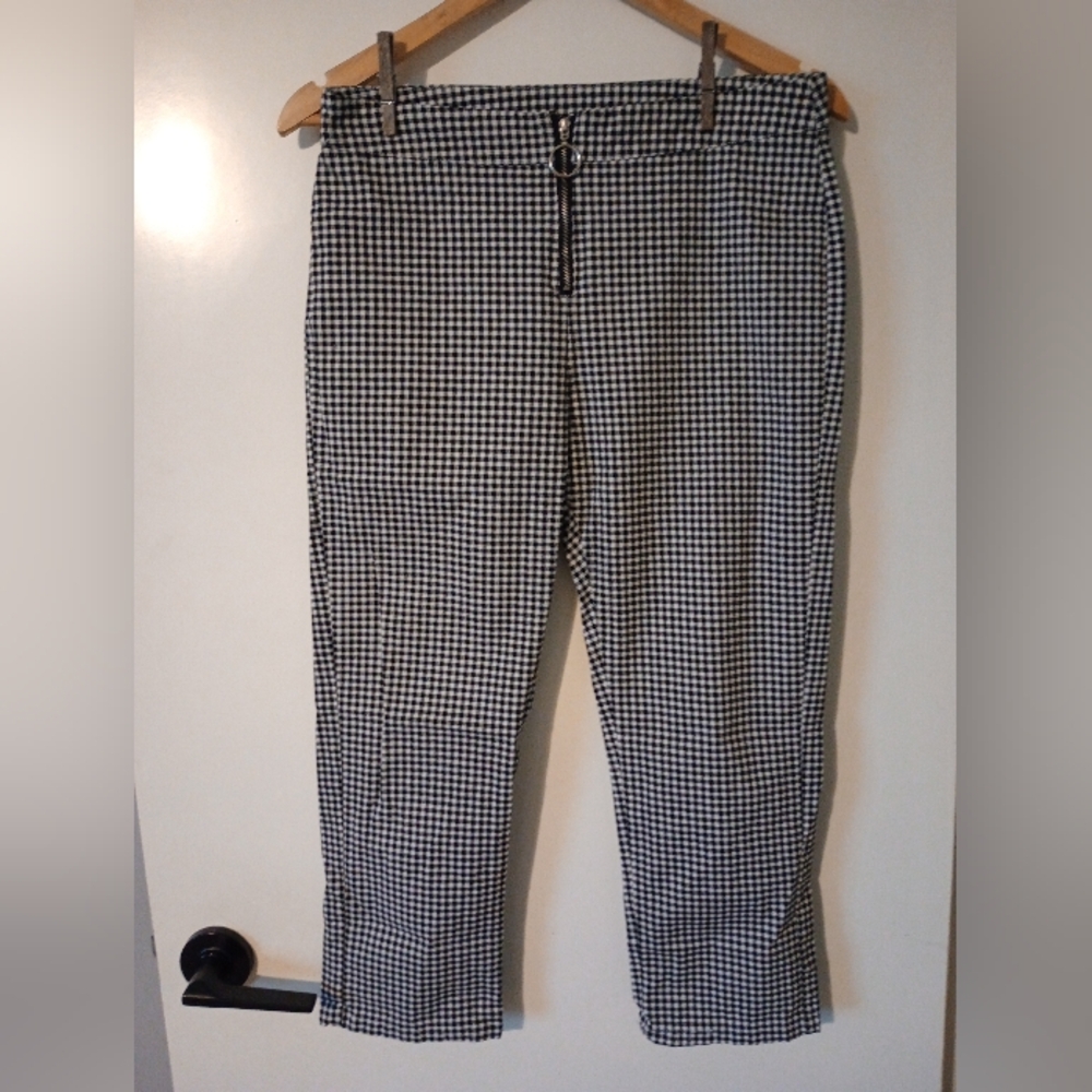 Cotton On Sammi Black & White Gingham Capri Size 8